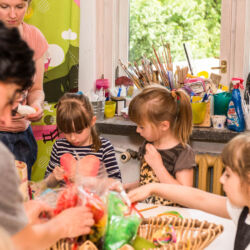 Ceramika dla dzieci - ozdabianie serc